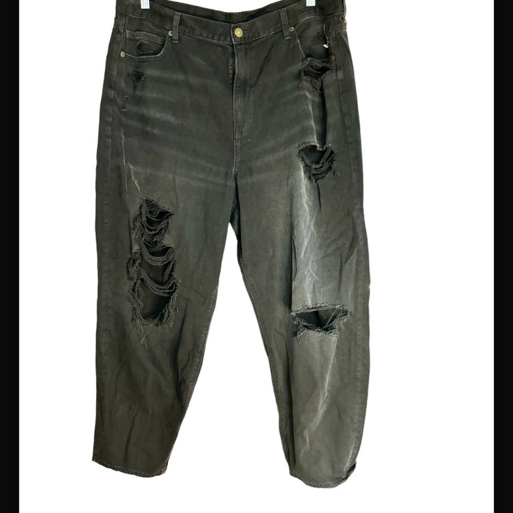 American eagle Relaxed Ripped mom jeans